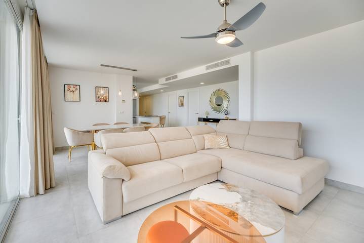 Ganze Wohnung, Ferienwohnung "Luxury Penthouse with Private Pool" mit Meerblick, Gemeinschaftsterrassen und WLAN in La Cala de Mijas, Mijas