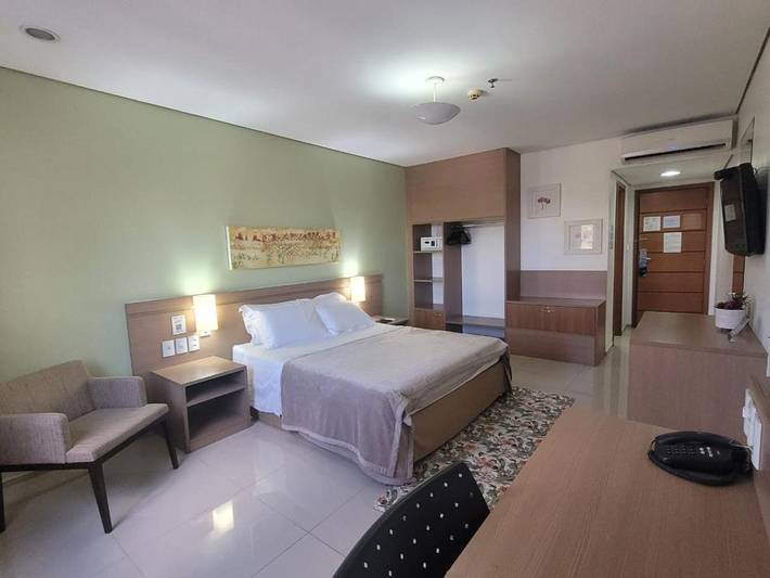 Appart’hôtel pour 2 personnes, avec piscine et vue ainsi que terrasse et bassin pour enfant