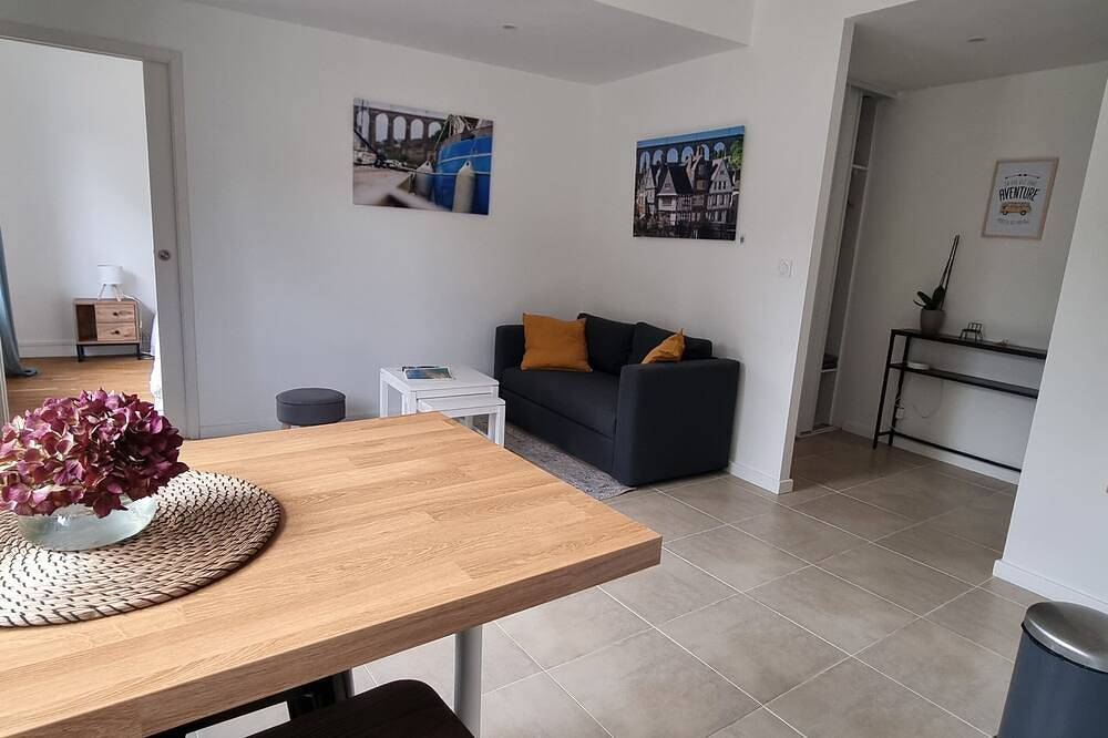 Entire apartment, Bright apartment with terrace in the heart of Morlaix in Morlaix, Ceinture Dorée