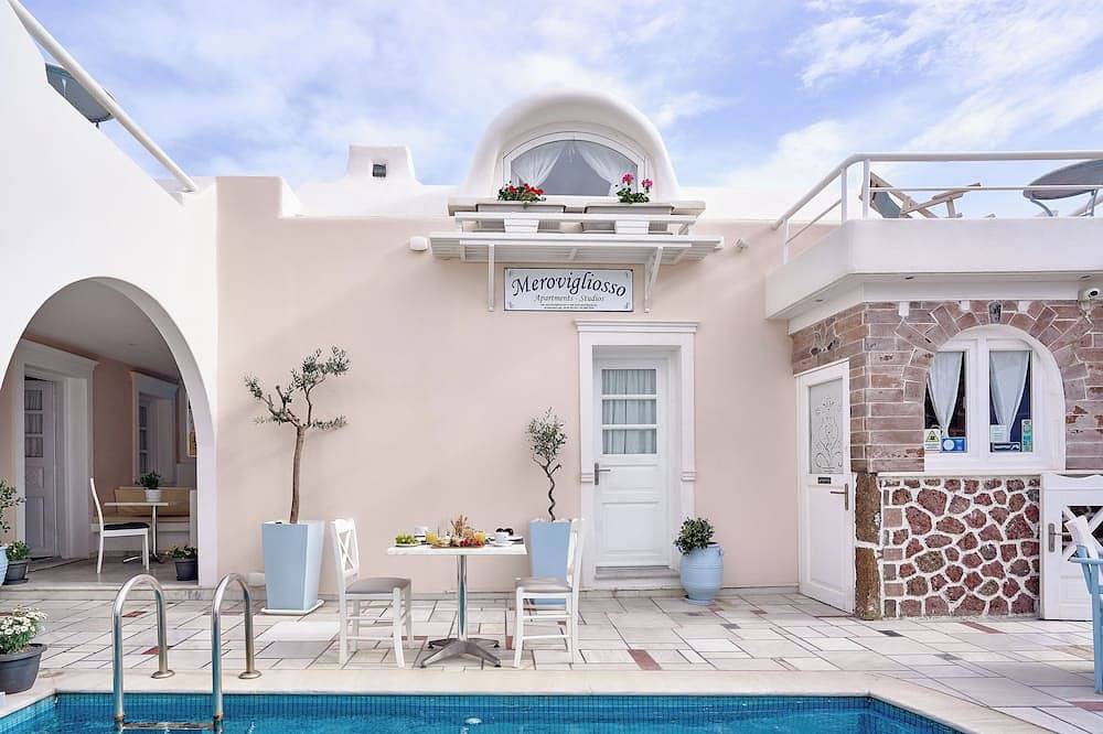 Merovigliosso Budget Studio ground floor in Imerovigli, Santorini