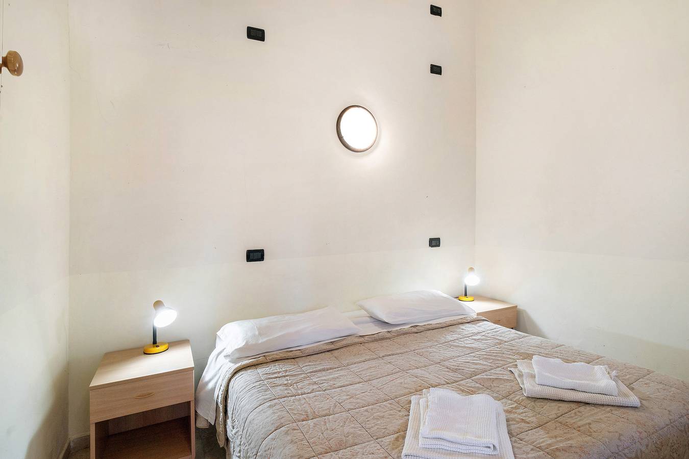 Monolocale intero, Monolocale "La Pineta 46" con piscina condivisa, terrazza privata e Wi-Fi in Salea (Albenga), Albenga