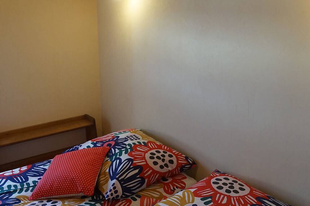 Proche hôpitaux Bx, Pessac, Talence. Centre ville Bordeaux très accessible.Wifi. in Talence, Région de Bordeaux