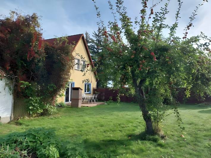 Ferienwohnung für 4 Personen, mit Garten in Sundhagen