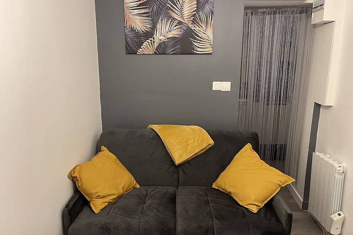 Location de vacances pour 2 personnes, avec terrasse et jardin à Suresnes
