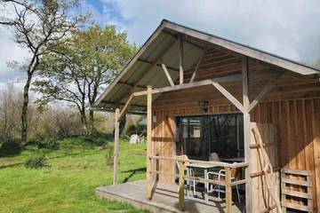 Gîte pour 4 personnes, avec terrasse et jardin à Rostrenen