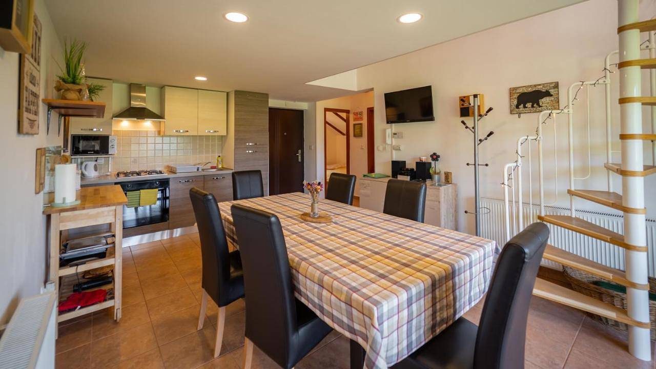 Ganze Wohnung, Specious Apartment Manitu in forest countryside in Fuzine, Primorje-Gorski Kotar