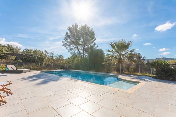 Location de vacances pour 6 personnes, avec jardin à Hyeres