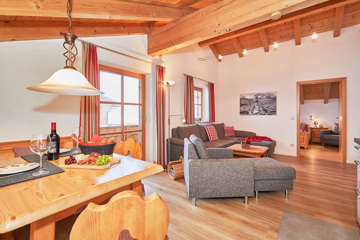 Hütte für 2 Personen, mit Balkon und Terrasse sowie Garten in Reit im Winkl