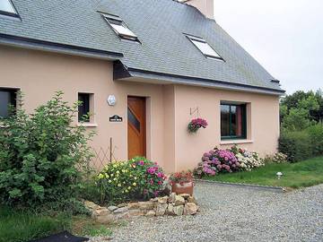 Chambre d’hôte pour 2 personnes, avec jardin à Guimaëc
