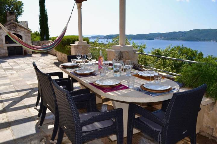 Villa pour 10 personnes, avec piscine ainsi que balcon et vue à Viganj