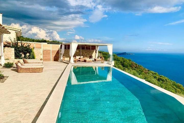 Villa for 7 people, with terrace in Parga