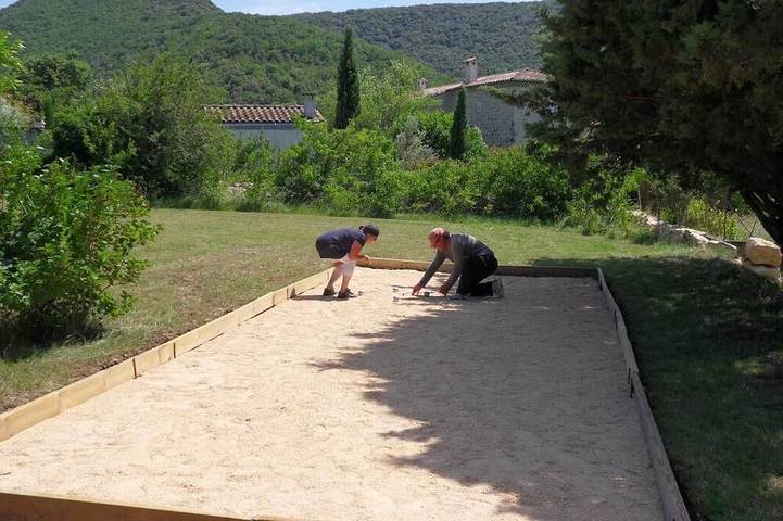 Südliche Ardèche Hütte mit Schwimmbad in der Nähe von Vallon Pont D Bogen in Saint-Maurice-d'Ibie, Ardèche