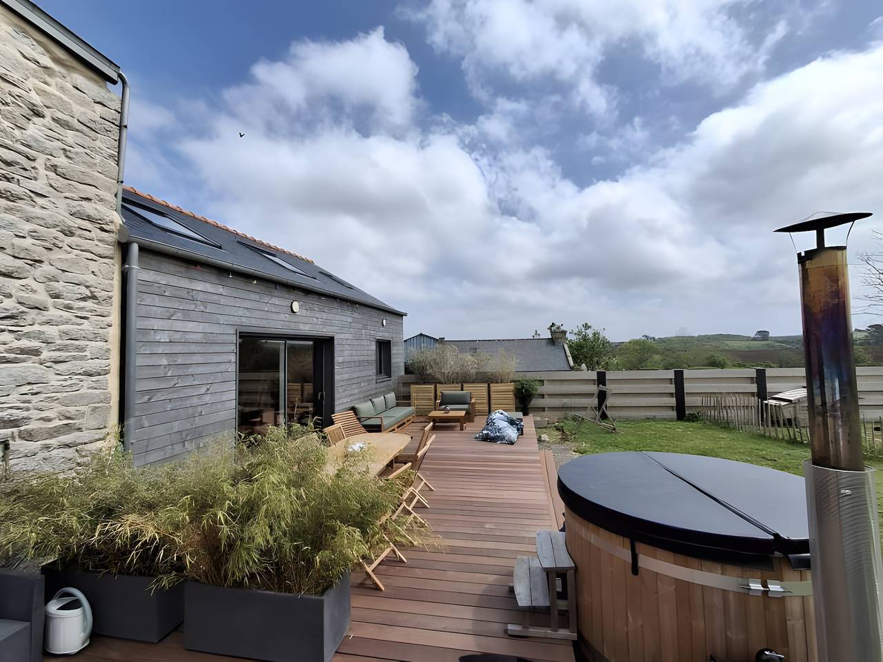 Chalet breton avec bain nordique et vue sur golf à Plouarzel in Plouarzel, Région de Brest