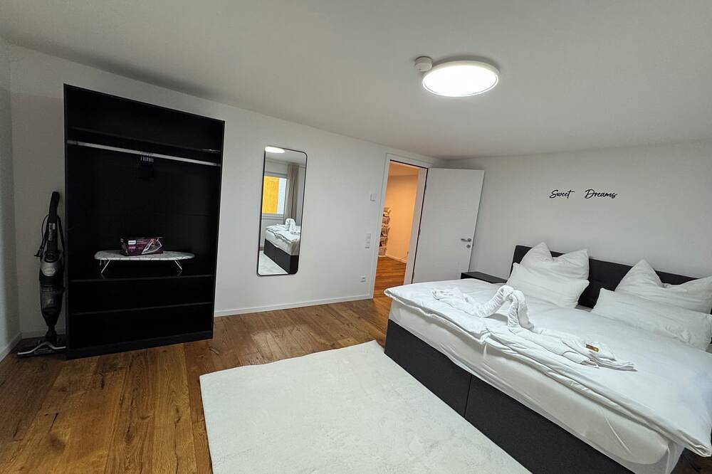 Ganze Wohnung, Deluxe Apartment No.1 in Reutlingen | Mitten in der Innenstadt | Modern in Reutlingen, Neckar-Alb