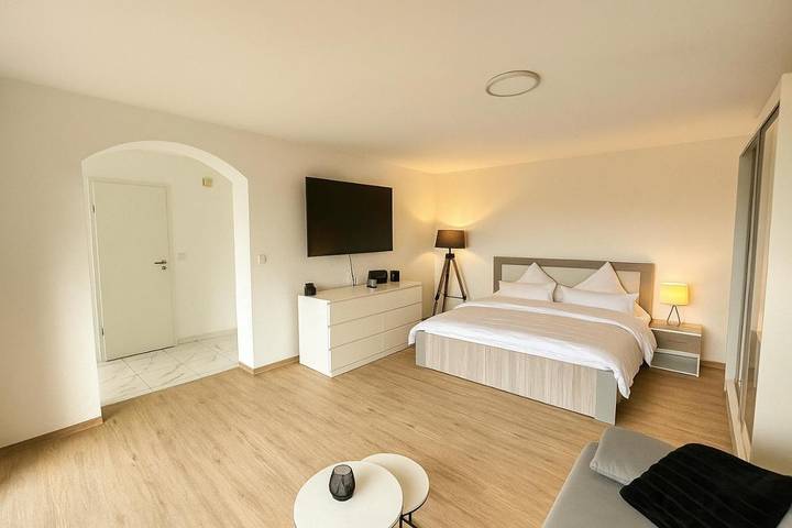 Ferienwohnung für 2 Personen, mit Terrasse und Ausblick sowie Garten - 1