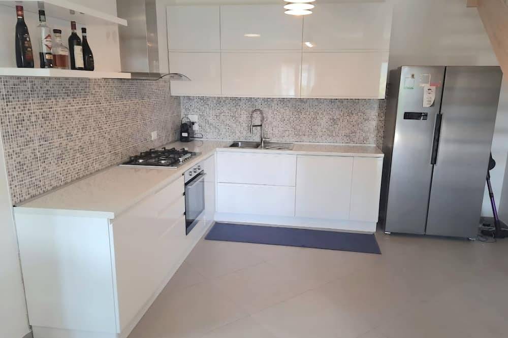Prestigious villa 5 minutes walking to the sea in Francavilla al Mare, Chieti Province