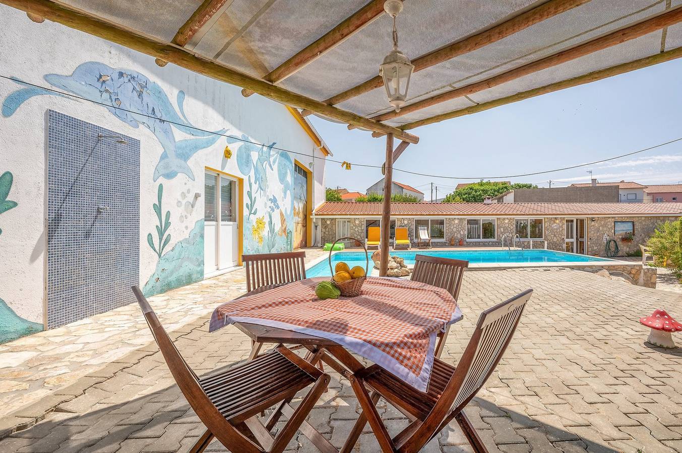 Oasis ecléctico con encanto junto a la piscina en Arranhó in Arranhó, Distrito de Lisboa