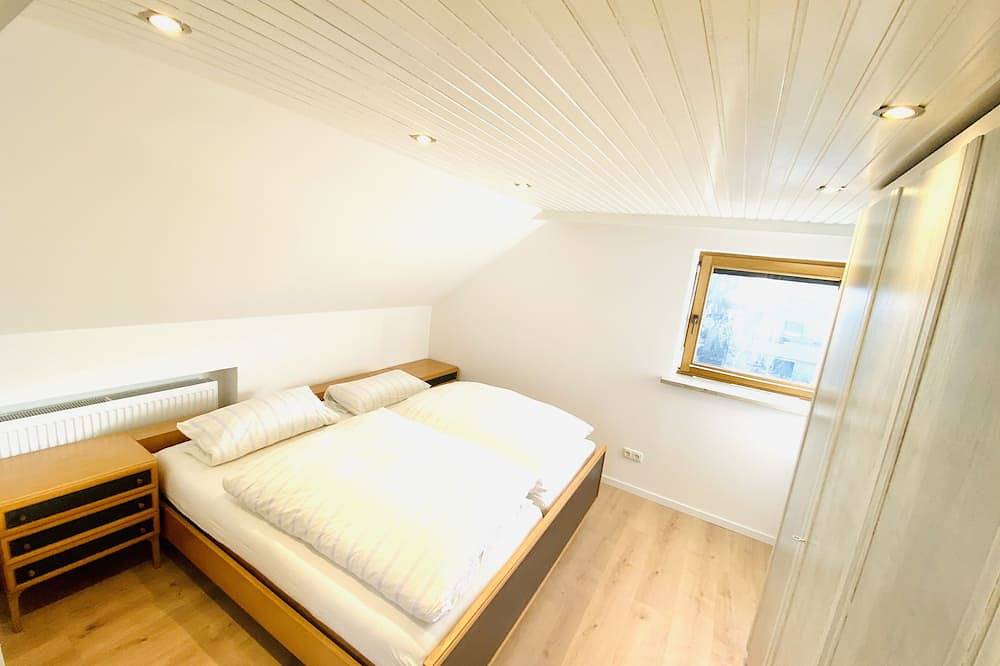 Entire apartment, Beautiful top floor apartment with loft character in Königsbrunn, Bavarian Swabia