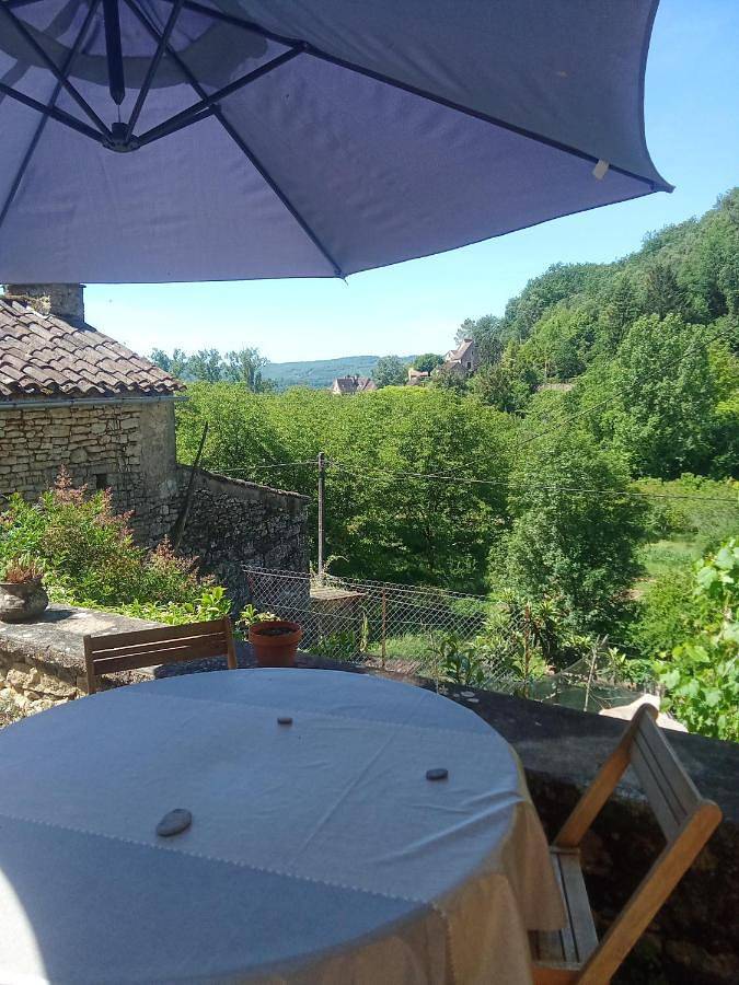 Location de vacances pour 5 personnes, avec vue et balcon à Saint-Vincent-de-Cosse - 2