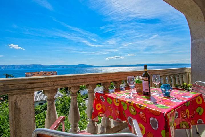 Ganze Wohnung, Komfortables Apartment nur 400 Meter zum Strand mit traumhaften Meerblick in Novi Vinodolski, Primorje-Gorski Kotar