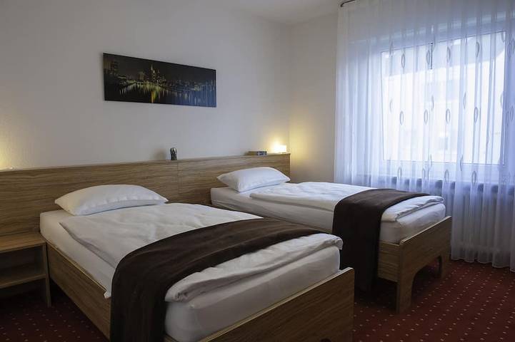 Ferienwohnung für 4 Personen, mit Balkon in Eschborn