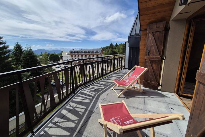 Gîte pour 6 personnes, avec terrasse, adapté aux familles à Les Déserts - 4