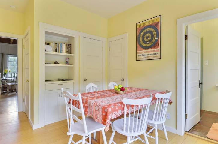 Vacation home for 16 people, with hot tub and terrace in Russian River