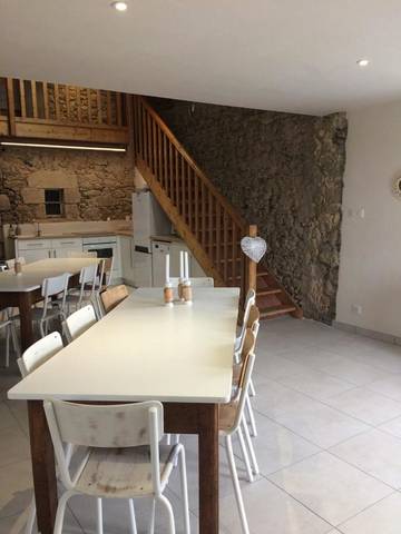 Gîte pour 9 personnes, avec piscine et vue ainsi que vue sur le lac et jardin, adapté aux familles à Saint-Malô-du-Bois