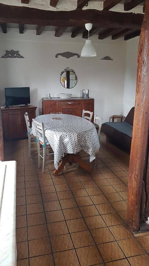 Location de vacances pour 2 personnes, avec vue et jardin à Santranges - 2
