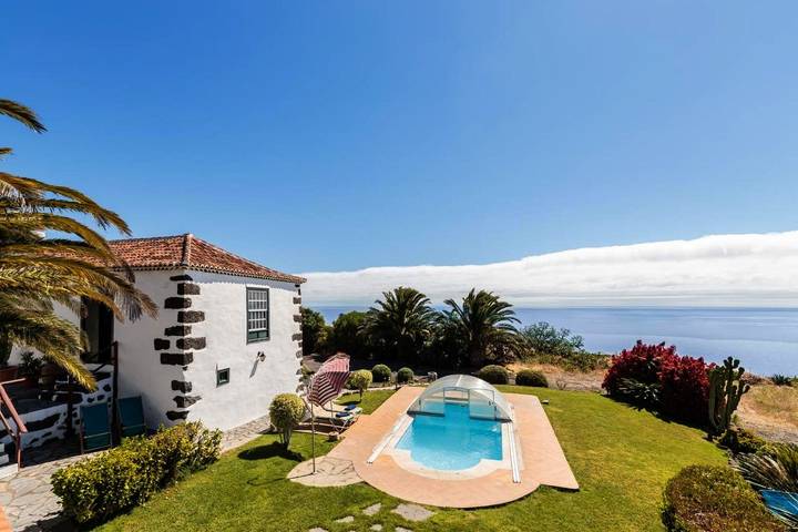 Ferienhaus für 4 Personen, mit Terrasse und Garten sowie Pool und Ausblick in Villa de Mazo