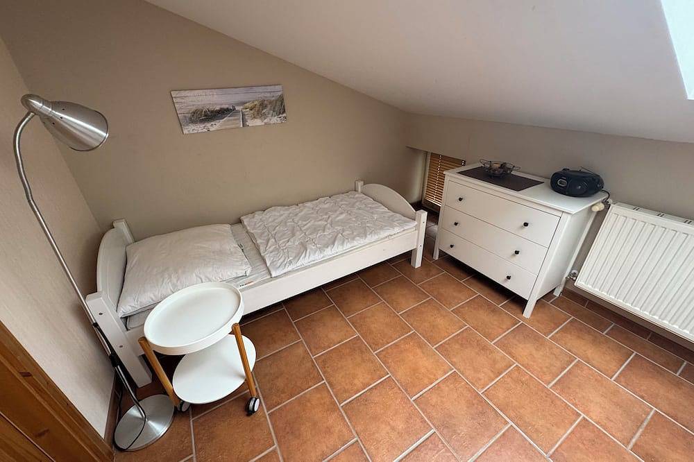 Ganze Wohnung, Charmante Dachgeschoss Wohnung in Ostseenähe Ideal für Familien bis 6 Personen in Rövershagen, Rostock und Umgebung