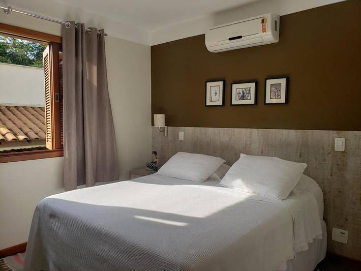 Casas e apartamentos de temporada para 2 pessoas, com balcão e jardim e ainda piscina em Brumadinho