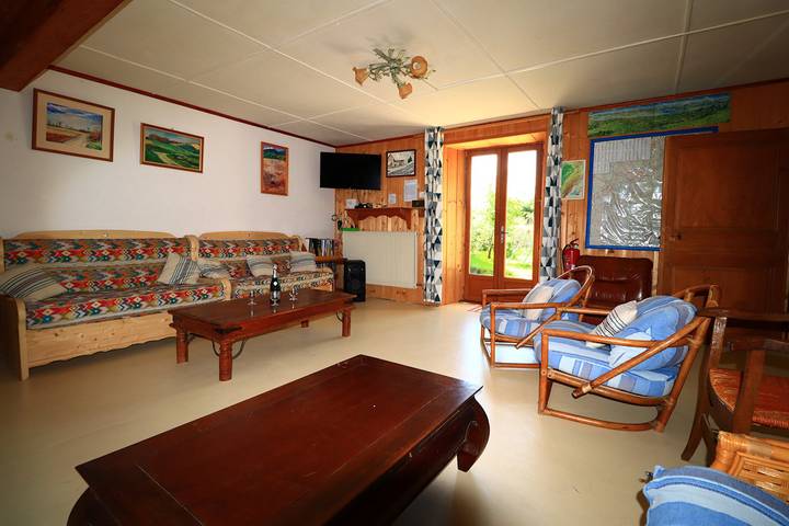 Gîte pour 15 personnes, avec jardin et terrasse, animaux acceptés en Bourgogne-Franche-Comté - 3