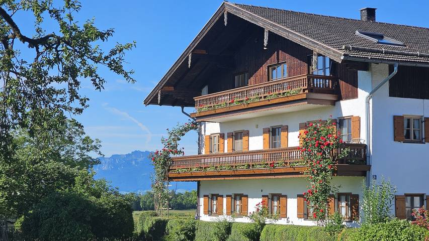 Ferienhaus für 2 Personen, mit Terrasse und Garten sowie Sauna und Seeblick am Chiemsee