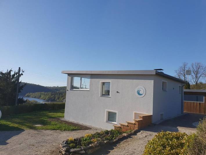 Ferienhaus für 4 Personen, mit Balkon und Terrasse sowie Garten und Seeblick an der Bleilochtalsperre