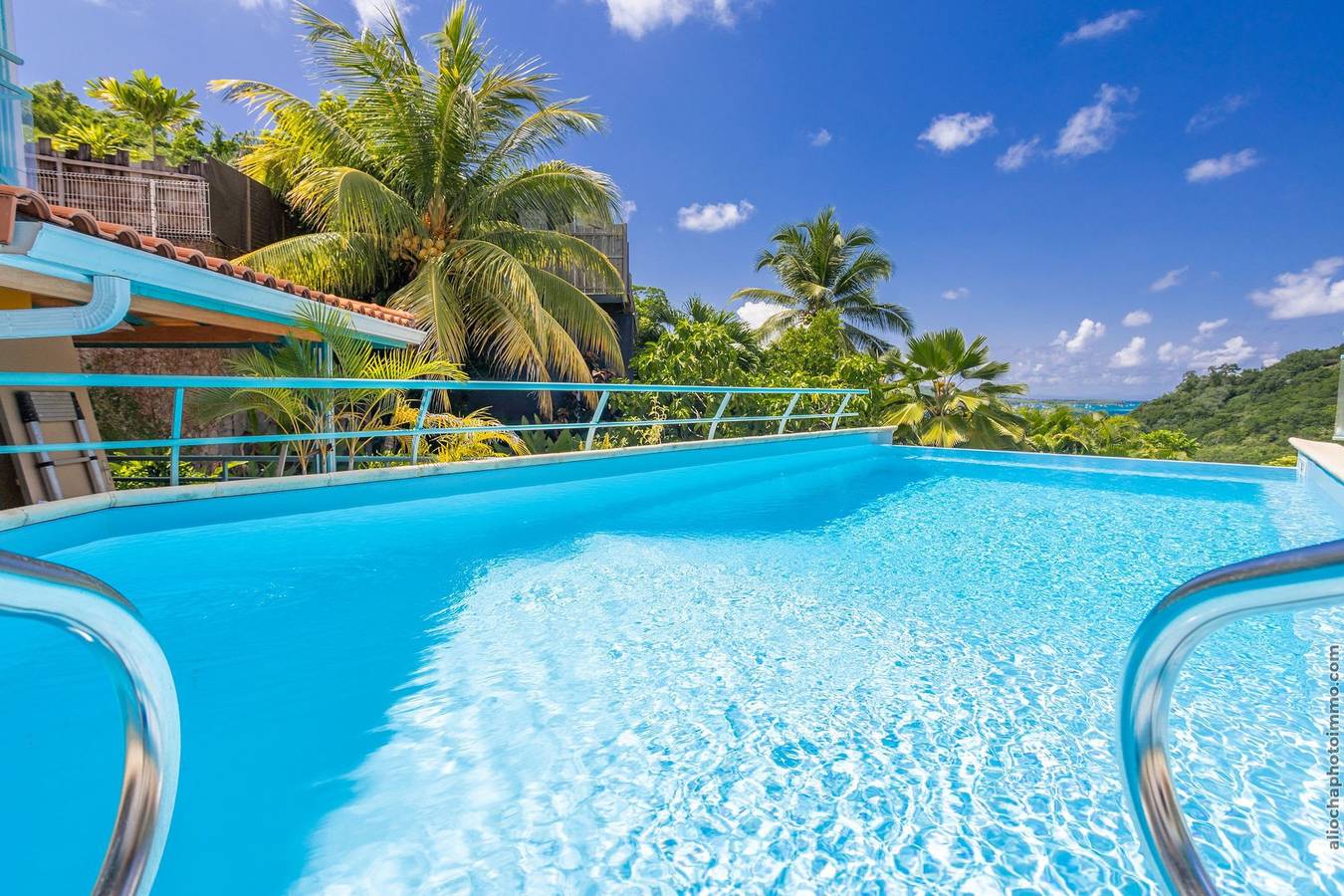 Entire apartment, Ti Noni - Tropical charm with pool  ocean view in Le Marin, Martinique