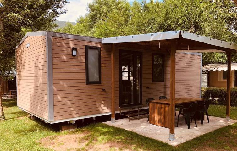 Hôtel pour 3 personnes, avec piscine et jardin à Ispagnac - 2