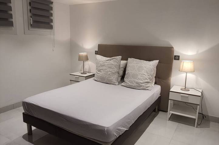 Gîte pour 4 personnes, avec terrasse dans Office De Tourisme De Saint Cyr Sur Mer - 3