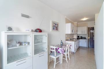 Apartment for 2 People in Playa Carabeo, Nerja, Photo 4
