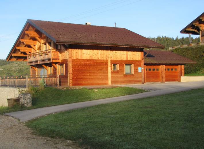Chalet pour 10 personnes, avec sauna ainsi que terrasse et jardin dans le Jura - 3