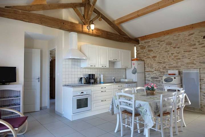 Gîte pour 5 personnes, avec jardin ainsi que terrasse et piscine dans Chaumes-en-Retz - 2