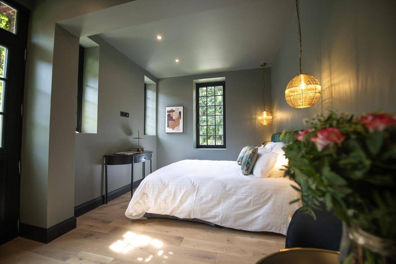 Double Room with Private Bathroom in Compiègne, Oise