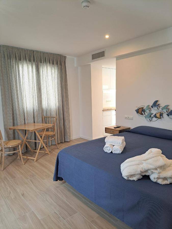 Aparthotel para 2 personas, con Balcón y Terraza en Formentera