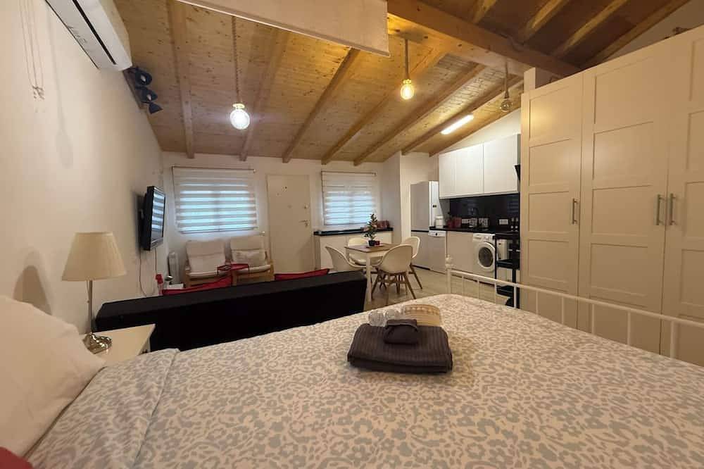 Rosa Home · Quiet Private House Close to Madrid City Center in Pozuelo de Alarcón, Madrid Province