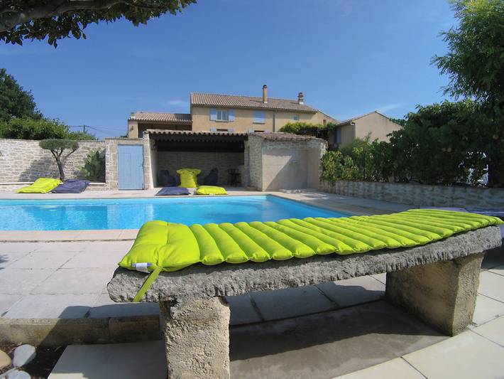 Gîte pour 4 personnes, avec piscine et jacuzzi ainsi que jardin et terrasse - 1