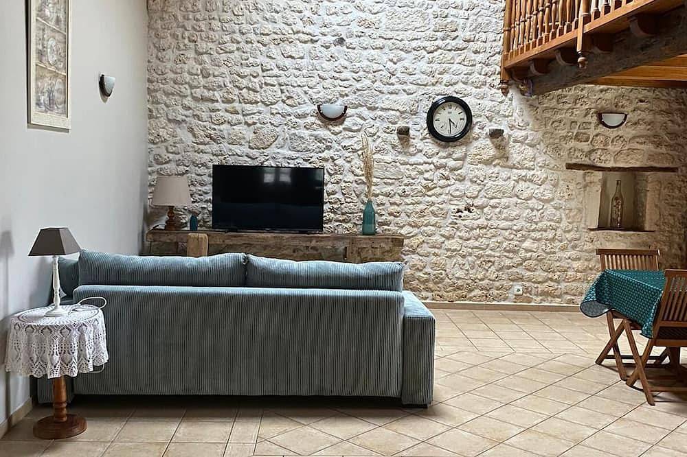 Maison sur Propriété Viticole, Avec Piscine Chauffée in Puente troncoencefálico, Saintes region