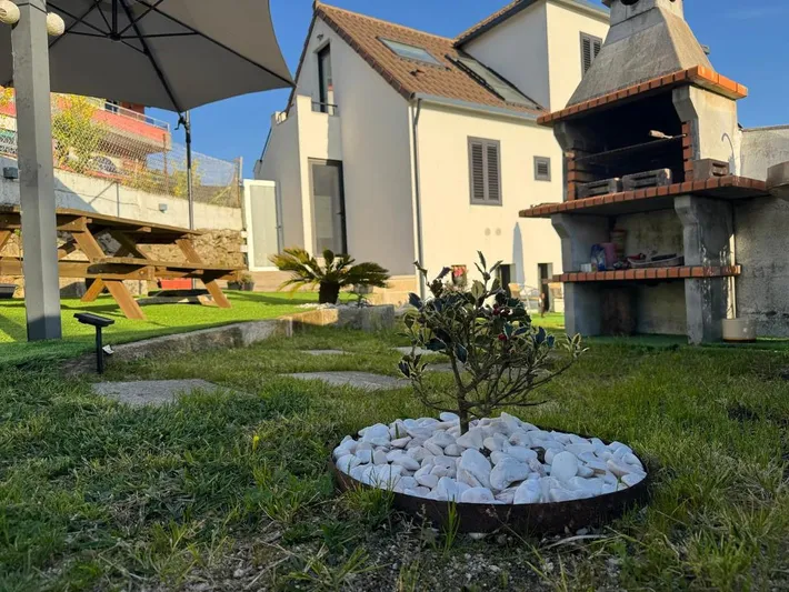 Albergue para 3 personas, con vistas y jardín, Se admiten mascotas - 1