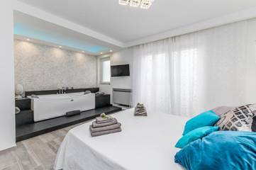 Gîte pour 2 personnes, avec balcon ainsi que sauna et jacuzzi à Carovigno