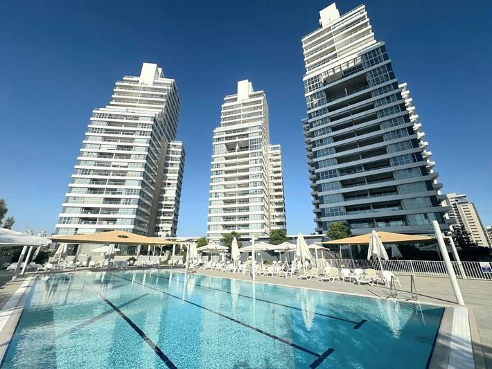 Apartamento de vacaciones para 3 personas, con vistas además de jardín y piscina - 1