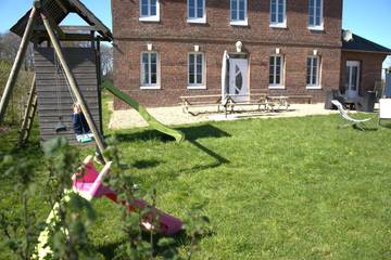 Location de vacances pour 15 personnes, avec terrasse et jardin à Écretteville-lès-Baons